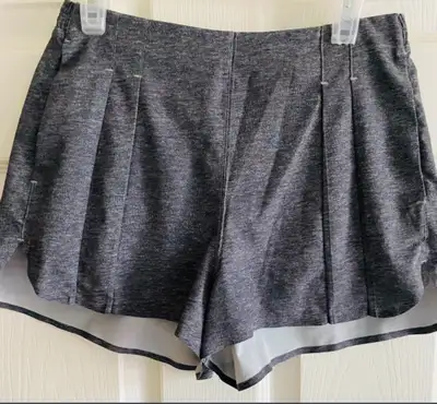 Shorts Lululemon Grey Size 4 , View more