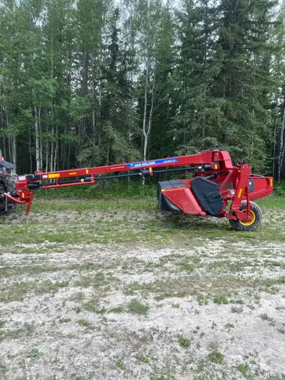 2021 New Holland 313 discbine. 2 point swivel hitch, rubber conditioner rolls, quick change knives....