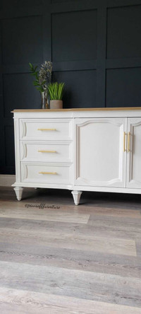 Beautiful Sideboard/Dresser 