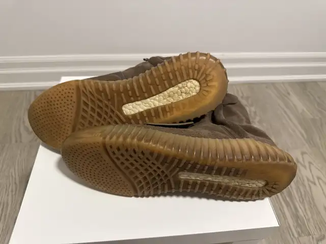 Adidas Yeezy boost 750 size 11 in Men's Shoes in Markham / York Region - Image 3