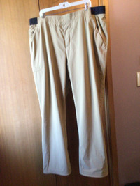 Men's Size 44 / 32 WindRiver Hiking Pants - Like New.