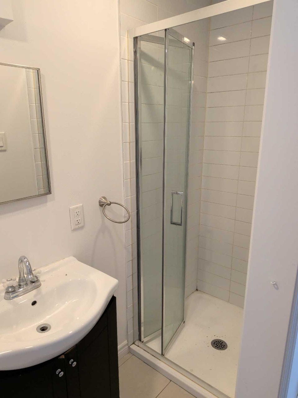 Clean 2.5 Bedroom Apartment 2