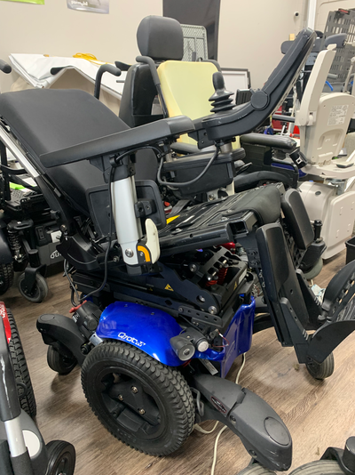 (USED) The Q700 M Sedeo Pro Advanced power wheelchair combines the superior SEDEO PRO ADVANCED seati...