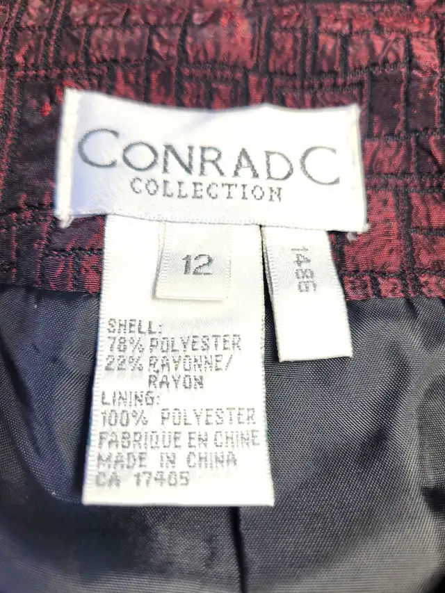 Conrad C Collection Textured Metallic Button Up Blazer Jacket in Women's - Tops & Outerwear in Markham / York Region - Image 6