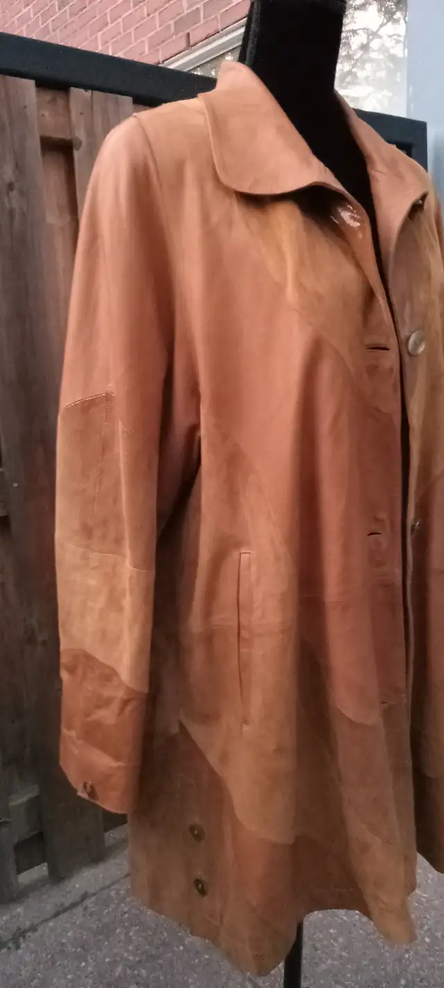 VON HOLDT COLLECTION WOMENS LEATHER JACKET