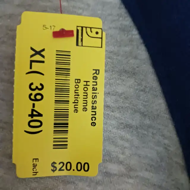 Hoodie des BLUE JAYS, grandeur XL in Men's in West Island - Image 3