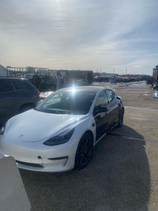 2021 TESLA MODEL 3, NEEDS SOME REPAIR,  FOR SALE WITH MOST PARTS in Cars & Trucks in Edmonton