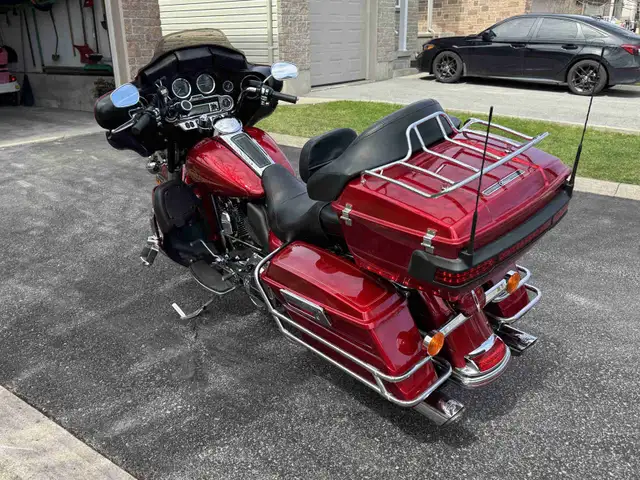 2012 Harley FLHTC in Touring in Kingston - Image 2