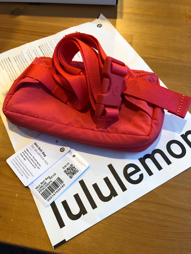 Lululemon hip pod in Women's - Bags & Wallets in City of Halifax
