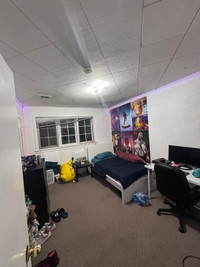 Room Available for Sublet Near McMaster University 
