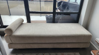 URGENT - Daybed Fold Out Queen Size