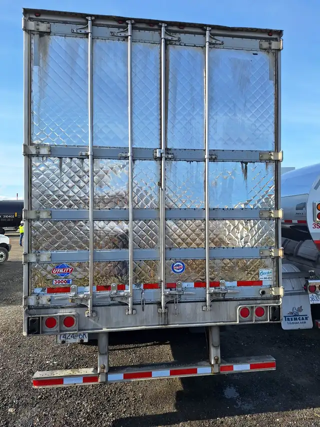 2020 Utility Tridem Tri Axle Reefer Trailer Carrier Reefer in Other in Delta/Surrey/Langley - Image 4