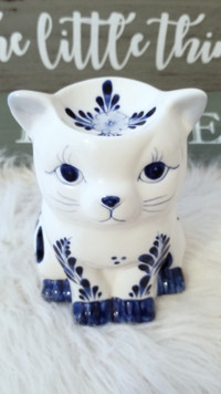 Blue and White Cat Tea Candle Holder