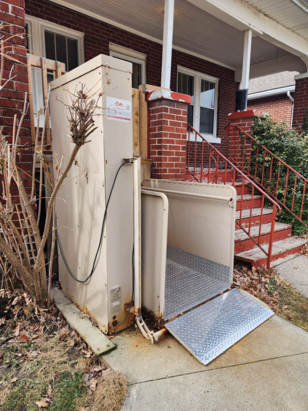 Wheelchair Porch Lifts /Vertical Platform Lift in Other in Windsor Region