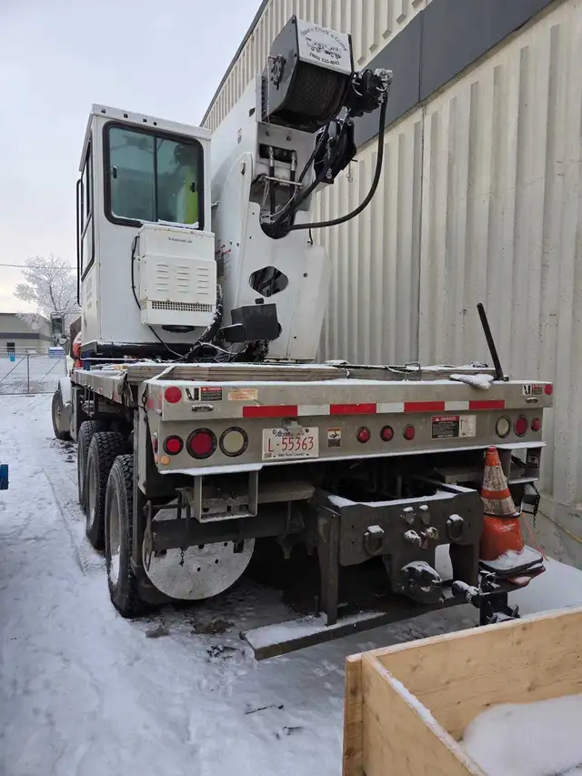 Crane Truck - 2012 Peterbilt  Altec AC 38-127 crane in Heavy Equipment in Calgary - Image 3