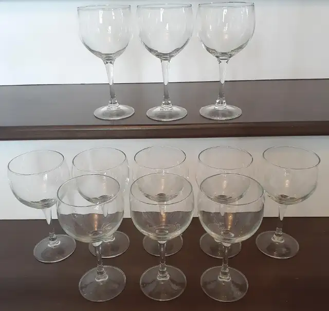 11 elegant simple Crystal Wineglasses Wine Glass in Kitchen & Dining Wares in Markham / York Region - Image 4