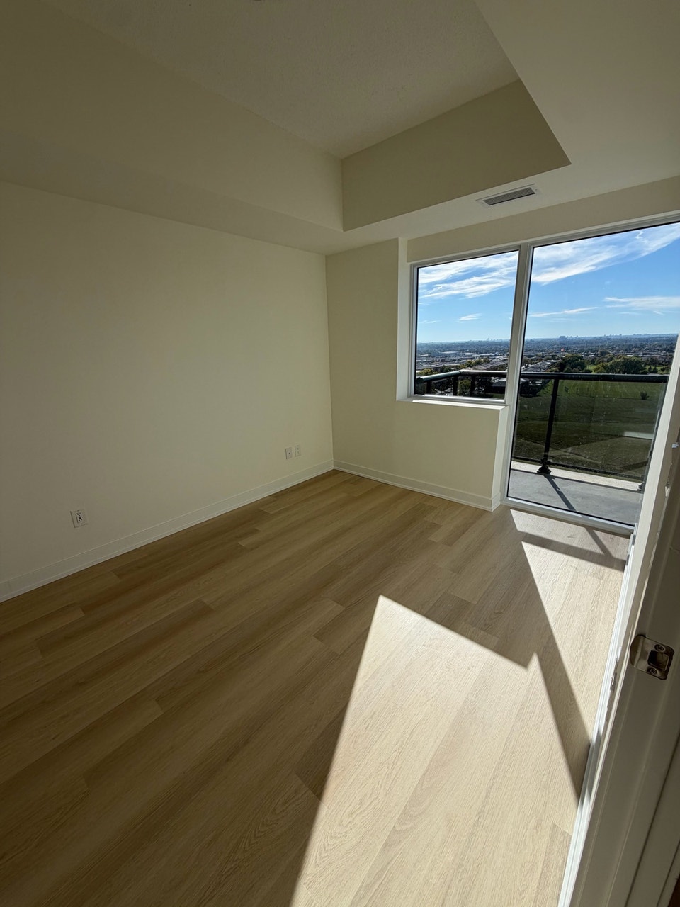 2 Beds 1 Bath - Condo For rent 3