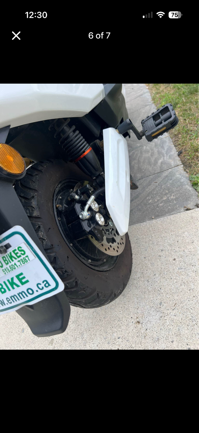 Emmo electric scooter in eBike in London - Image 6