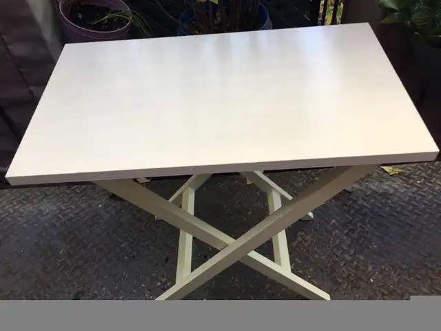 Folding table with glass top & wood in Other Tables in City of Montréal - Image 4