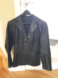 Jacket en cuir noir grandeur petit
