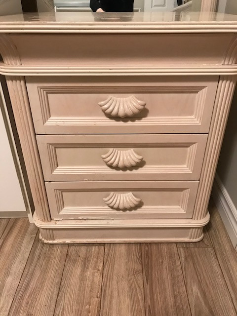 bedroom furniture in Dressers & Wardrobes in Markham / York Region - Image 3