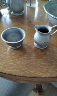 Metal Cream and Sugar set