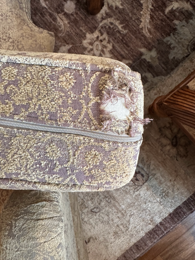 Classic Upholstered Armchair in Chairs & Recliners in Markham / York Region - Image 9