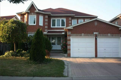 3 Rooms for Rent in Pickering ! Looking for Female Roommates ! We’re renting out a bright, clean roo...