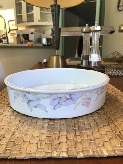 MCM Round White Studio Nova Baking Dish With Floral Motif Made In Japan 10”diameter x 2 1/4”h Follow...