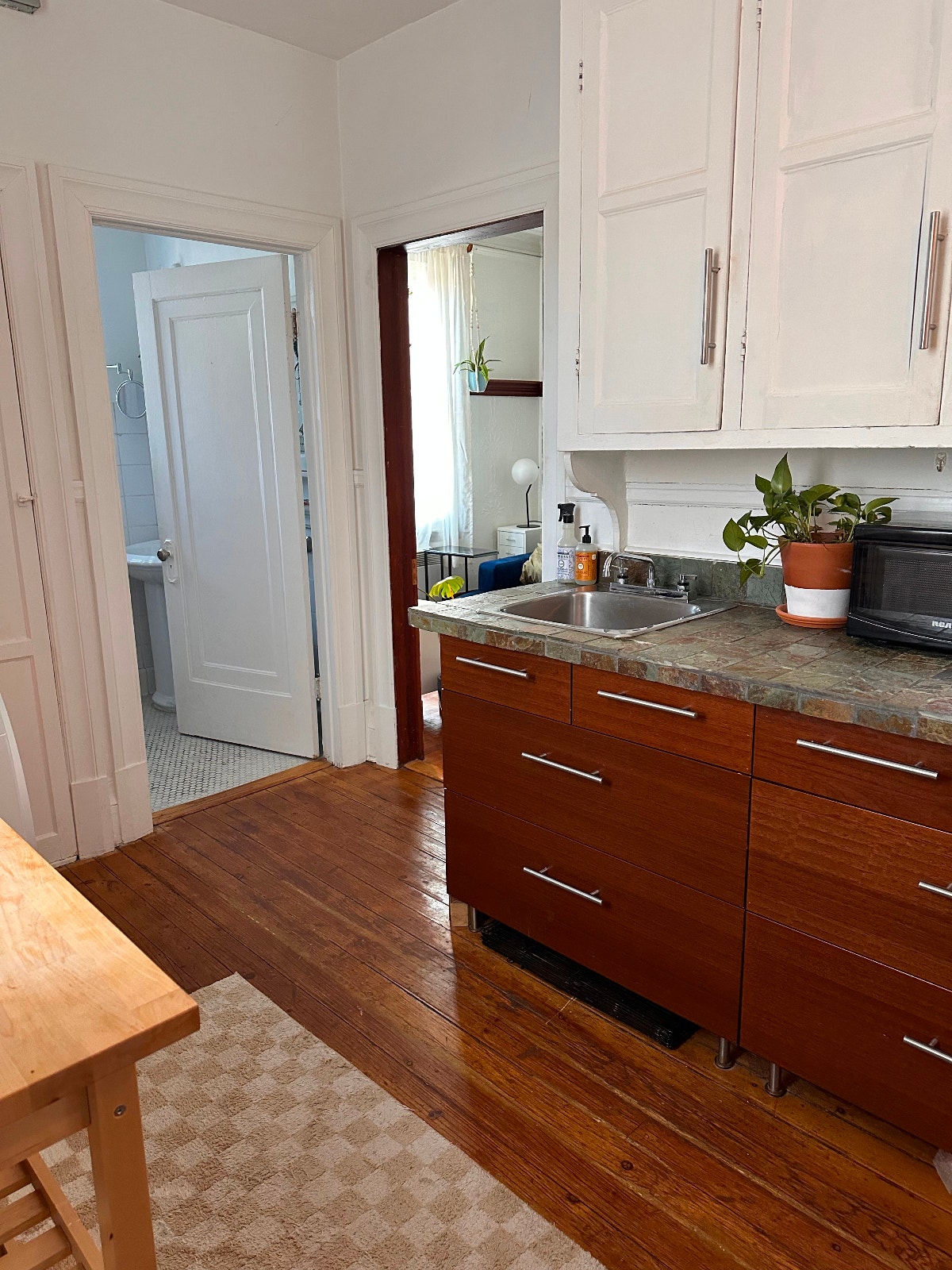 Charmant 4.5 lumineux dans le petit Laurier — photo 3