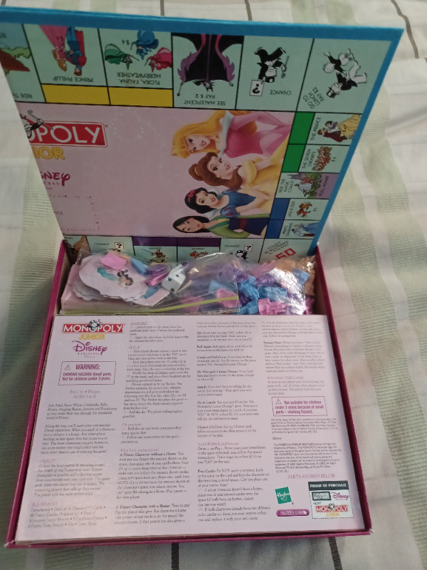 Parker Brothers: MONOPOLY Junior Disney Princess Edition (2004) in Toys & Games in Mississauga / Peel Region - Image 3