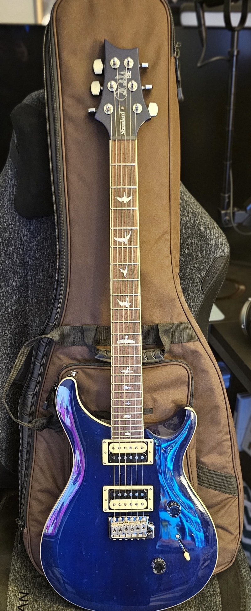 PRS SE Standard 24 Electric Guitar Blue. Like new /w addons Guitars