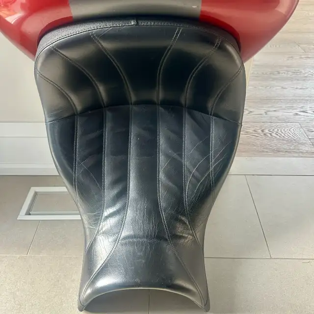 Corbin Smuggler seat for BMW K1600 in Motorcycle Parts & Accessories in Hamilton - Image 9