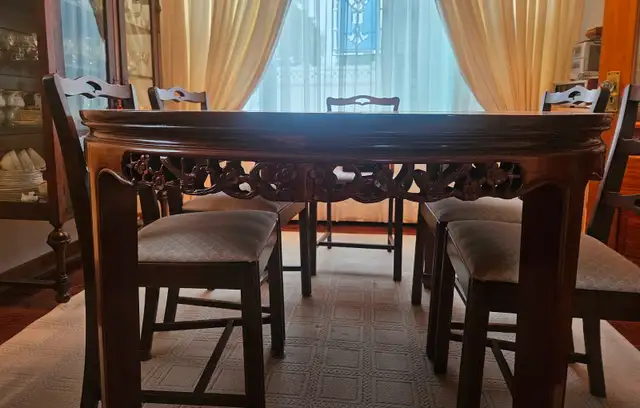 Rosewood Extending Dining Table in Dining Tables & Sets in Cape Breton - Image 6