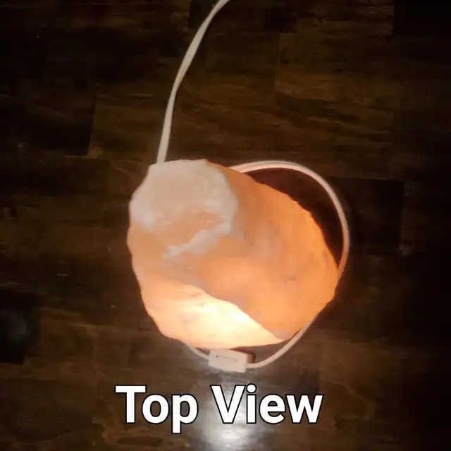 Beautiful Big Himalayan Heavy Salt Lamp - $30 - in Orleans ON  in Indoor Lighting & Fans in Ottawa - Image 5