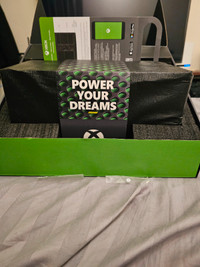 Xbox Series X 1TB Console+ Stanfield game & Rechargeable Battery