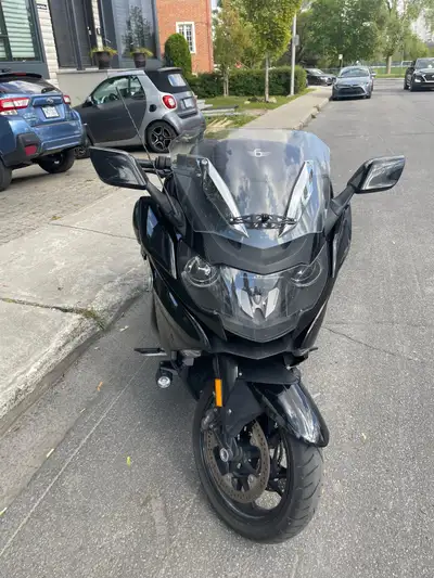 Votre moto de rêve -Quick shifter -poignet chauffant - les deux sièges chauffants - régulateur de vi...