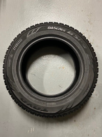 1 pneu d'hiver 235/65 R18 Toyo GSi5