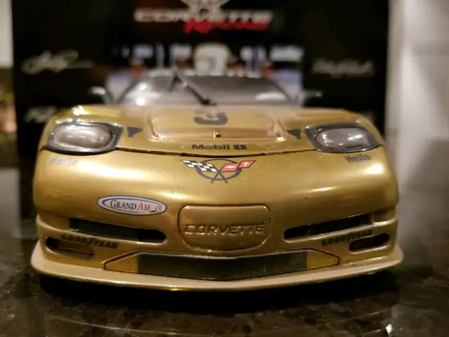 1:18 Diecast Action Chevrolet Corvette C5-R Dirty Gold in Arts & Collectibles in Markham / York Region - Image 7