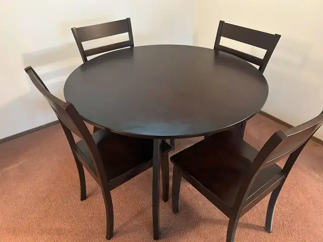 Dining Table + 4 Chairs63347539518593122