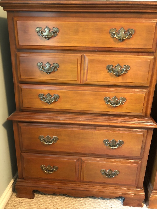Maple wood Dresser set with Matching Chester drawers Dressers