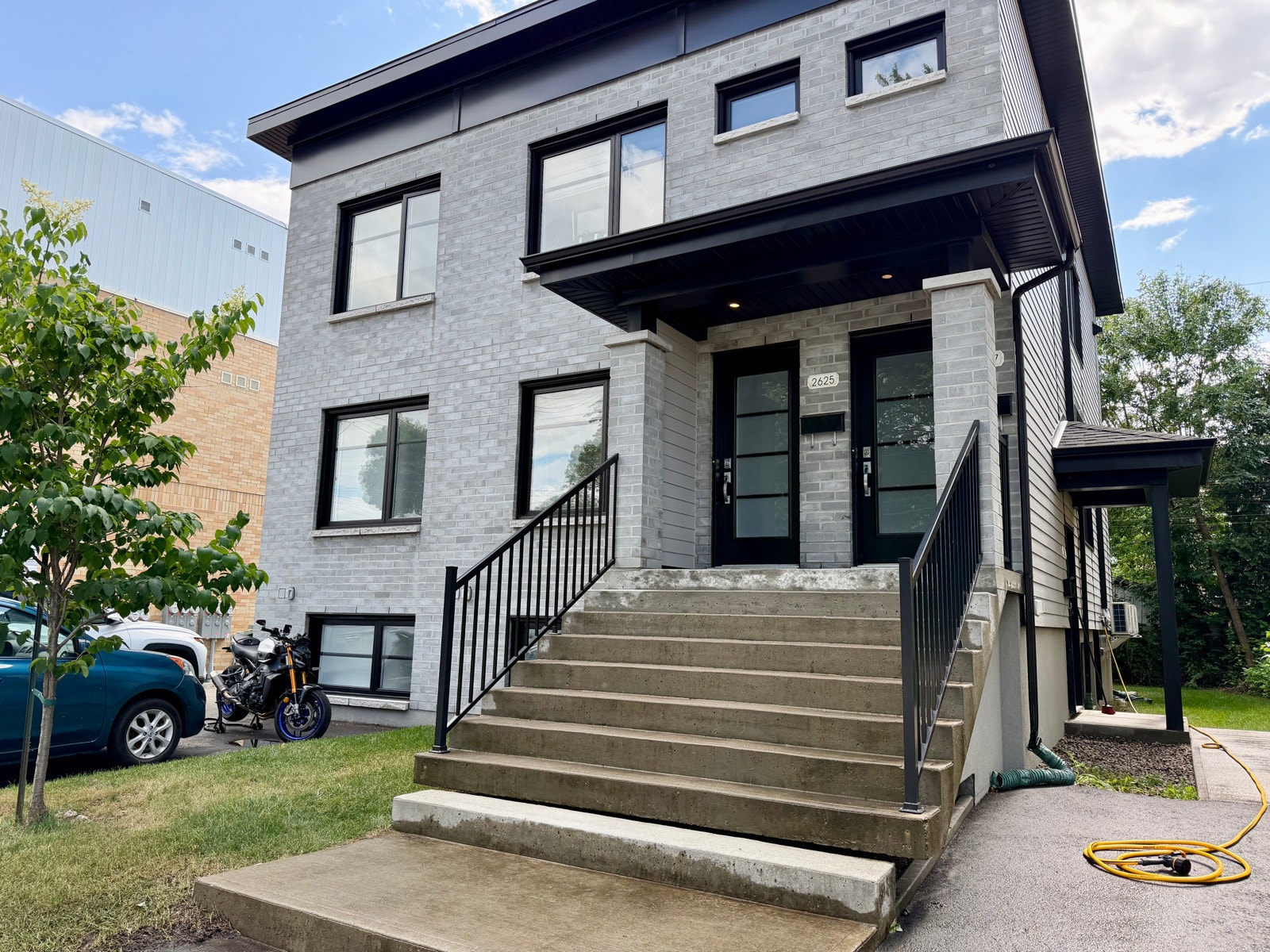 2625 Av. Champfleury — photo 2