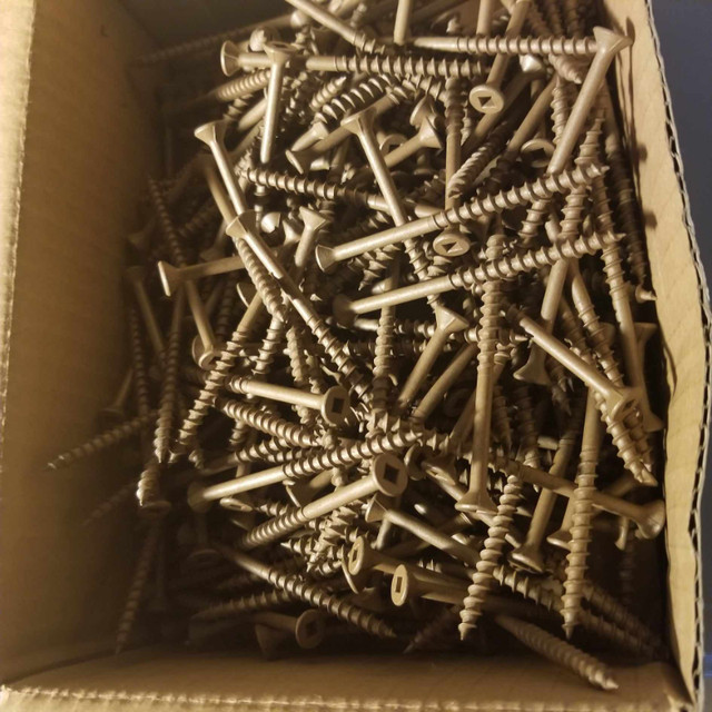 #8 2.5 inch deck screws, Robertson head. in Hardware, Nails & Screws in Kamloops