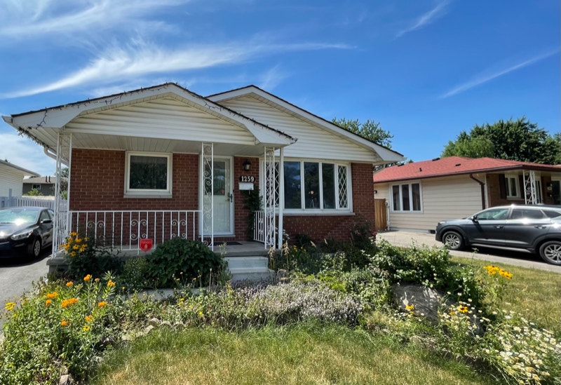 LONDON HOUSE FOR RENT 4 Beds & 1.5 Baths August 30/2023 Long Term