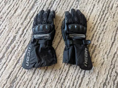 Lightly used as I had two pair and wore the 'older' pair most times to save these for 'later'. In gr...