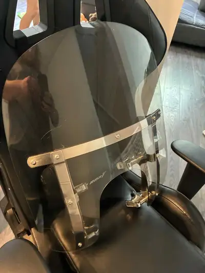 Harley Davidson quick release windshield A few scratches but otherwise good condition 170 OBO