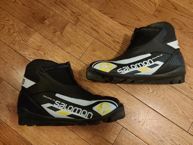 Salomon Youth XC boots, size 36 EU in Ski in Ottawa