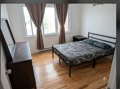 English Will follow Sous-location – Chambre meublée dans un 4 demi – Quartier Rosemont Disponible dè...