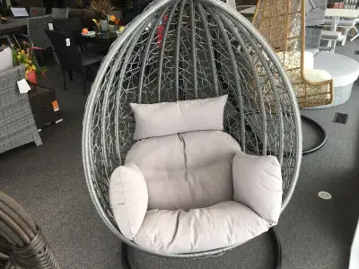 CODE : OTLIQ-KIT-SWING-1 • Chaise suspendu patio en aluminium Neuve grise / New aluminum grey outdoo...
