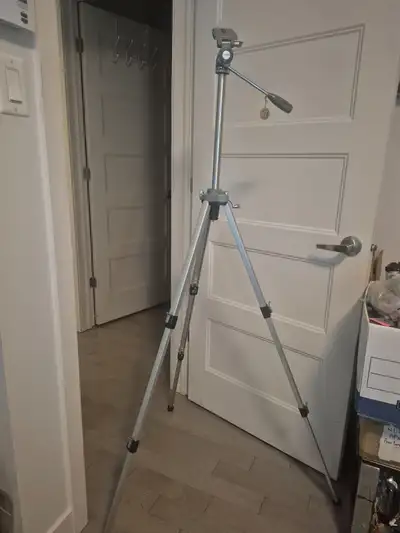 Trépied Velbon VG-3 pour caméra et caméra vidéos /Camera Tripod, View more
